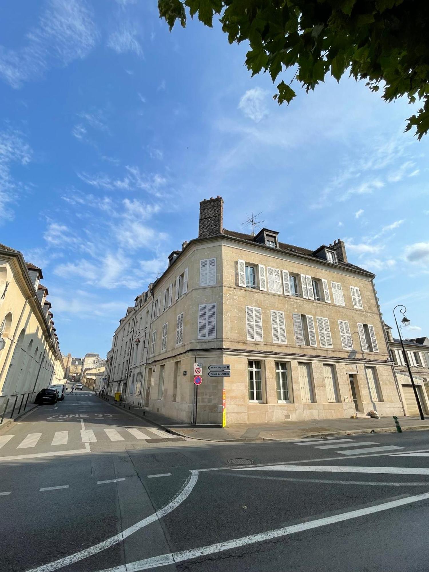Charmant Appartement Dans Le Centre Ville, A 2 Minutes Du Palais Compiègne Esterno foto